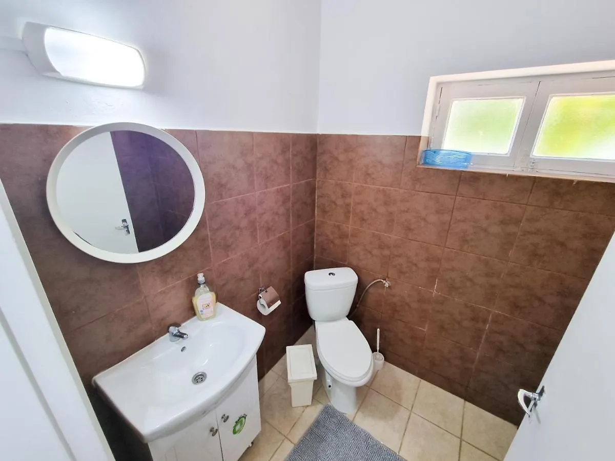 Aladdin'S Hostel Ларнака Кипр